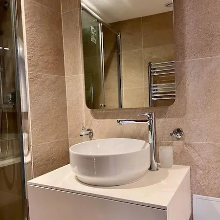 Cours Massena Apartmán *